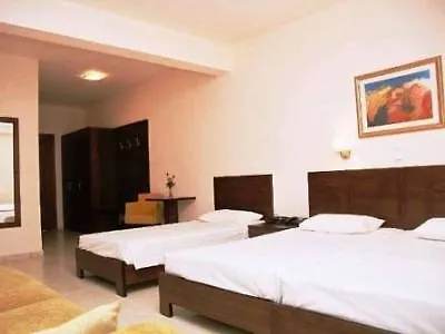 אתר נופש Poseidon Palace לפטוקריה