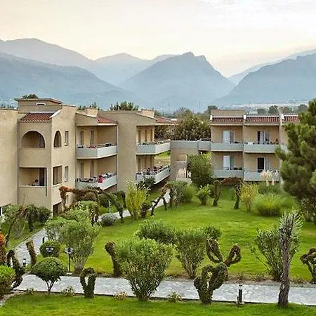 אתר נופש Poseidon Palace לפטוקריה